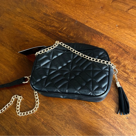 NEW Black Quilted faux leather crossbody / purse / handbag with gold hardware - Picture 3 of 9